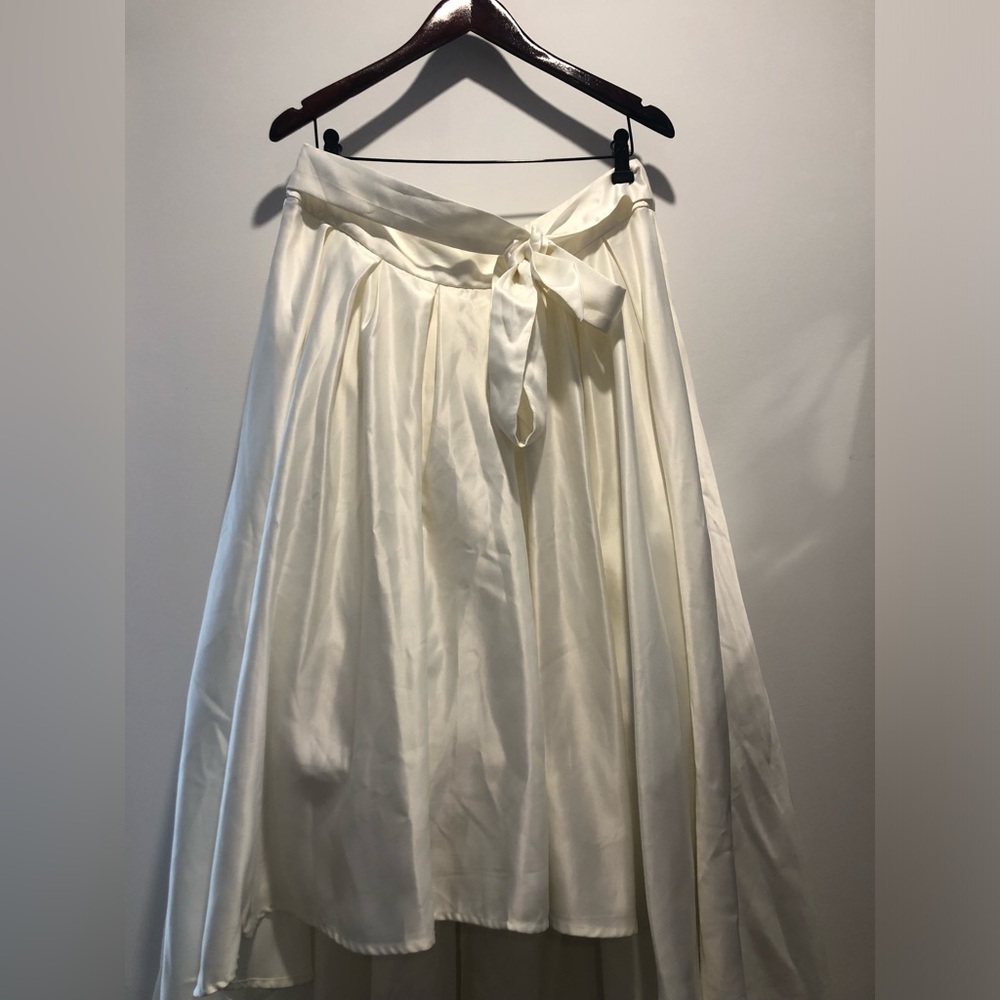 Elegant white Skirt Gracia